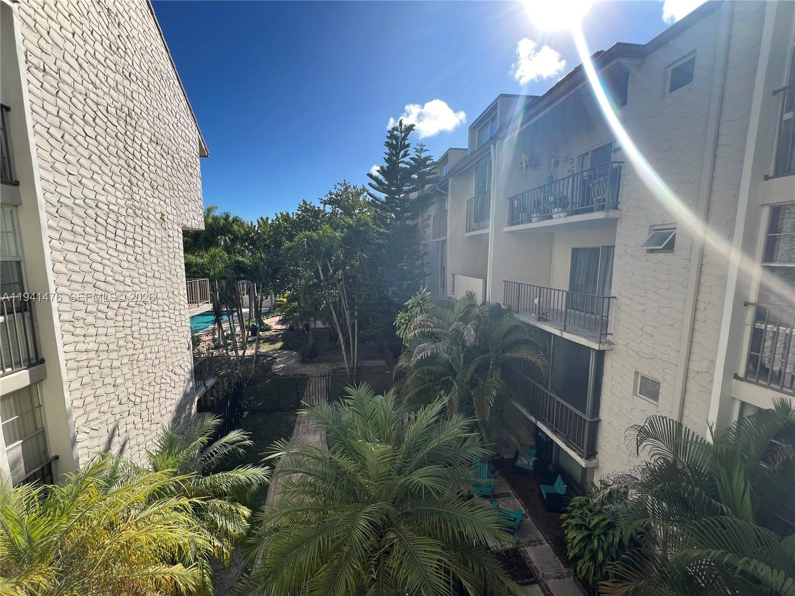 6900 N Kendall Dr #A309 Pinecrest, FL 33156