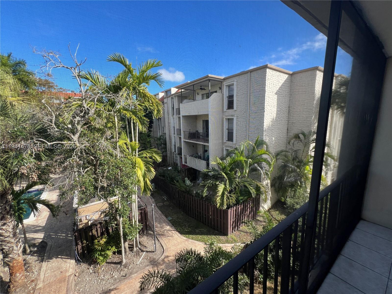 6900 N Kendall Dr #A309 Pinecrest, FL 33156