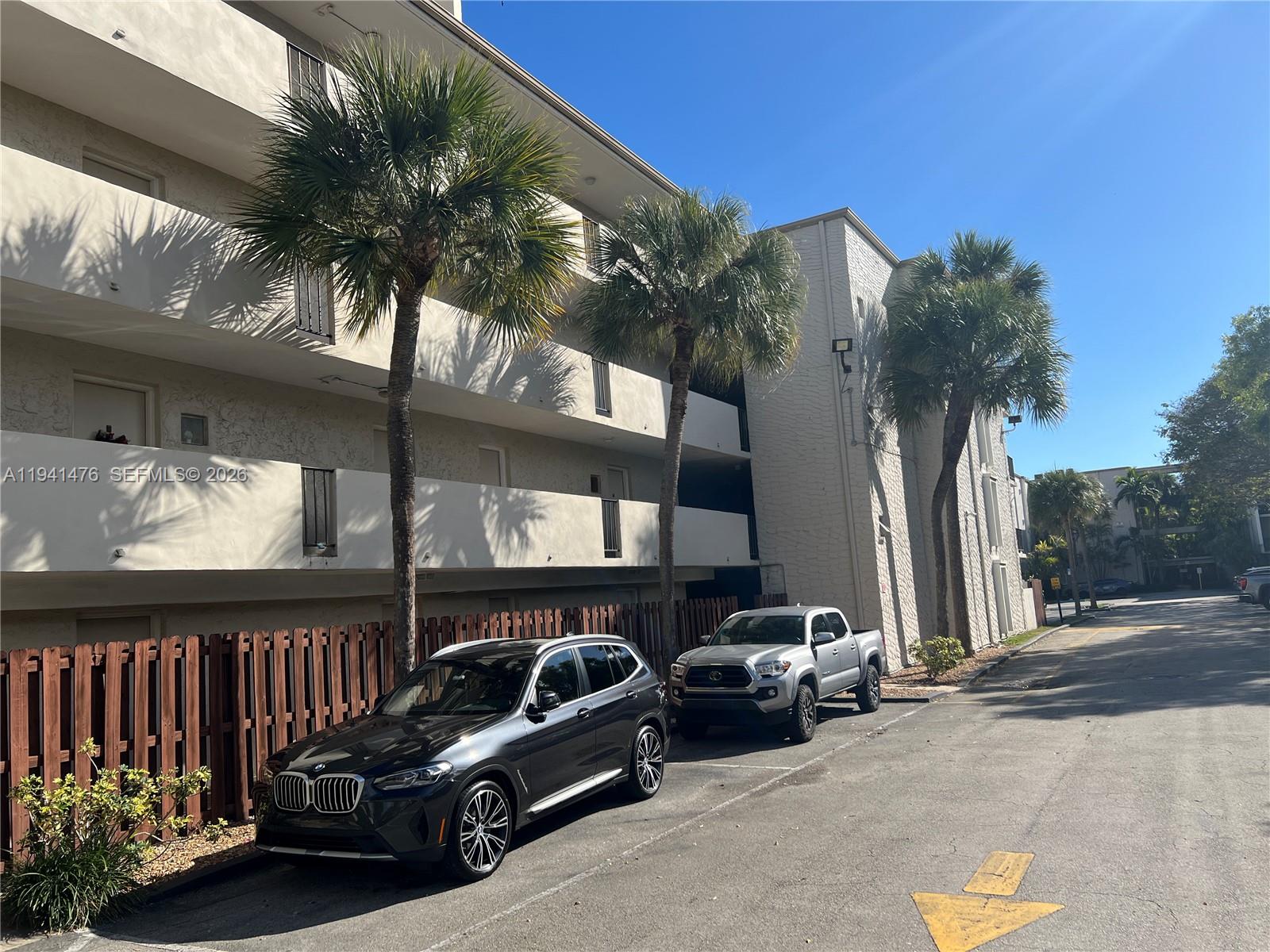 6900 N Kendall Dr #A309 Pinecrest, FL 33156