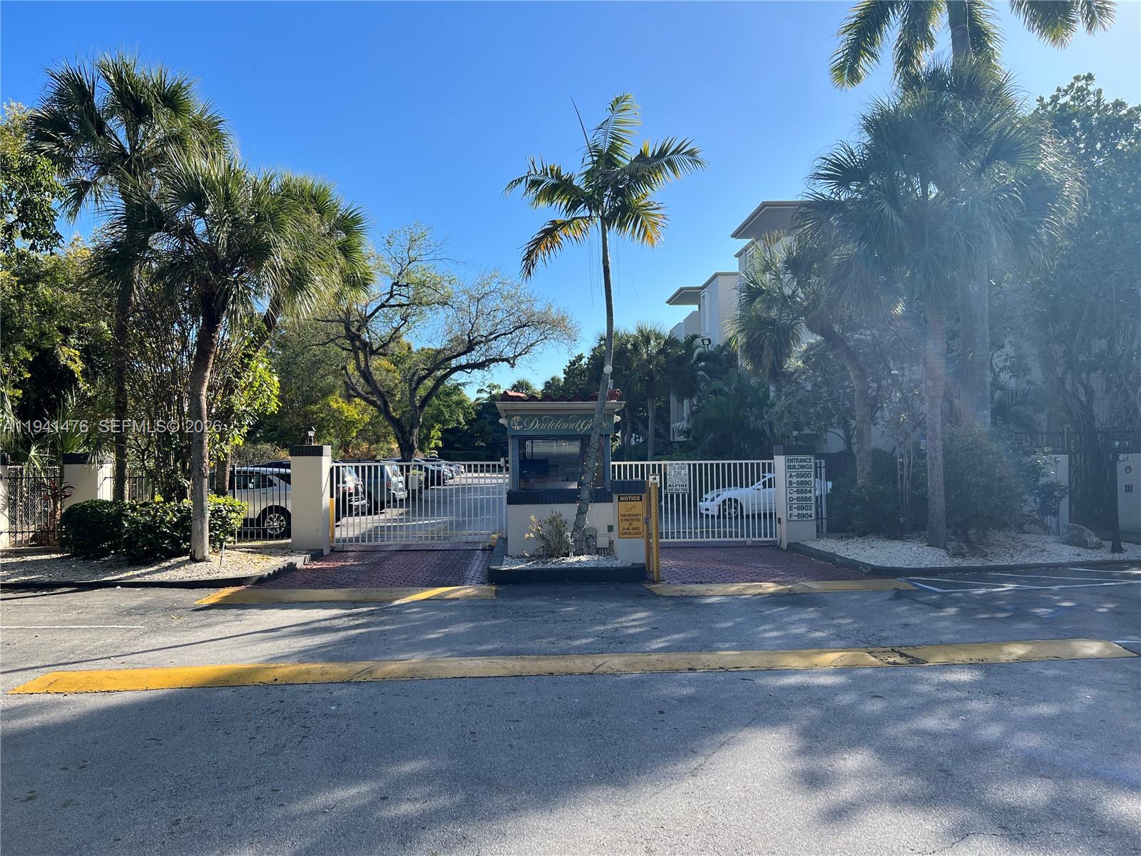 6900 N Kendall Dr #A309 Pinecrest, FL 33156