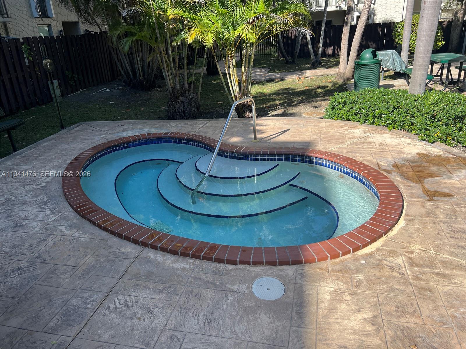 6900 N Kendall Dr #A309 Pinecrest, FL 33156