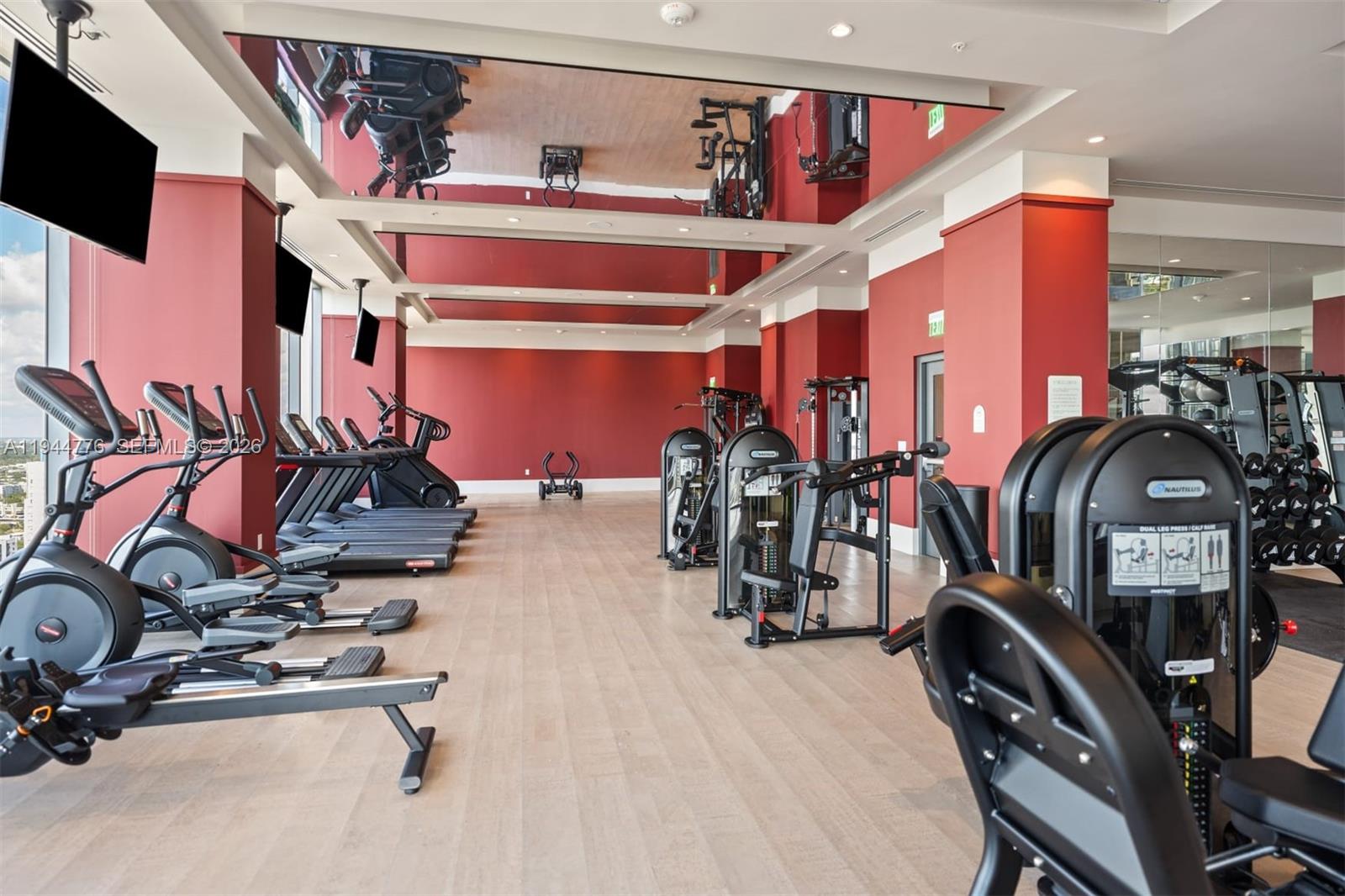 image The Crosby Miami Worldcenter10