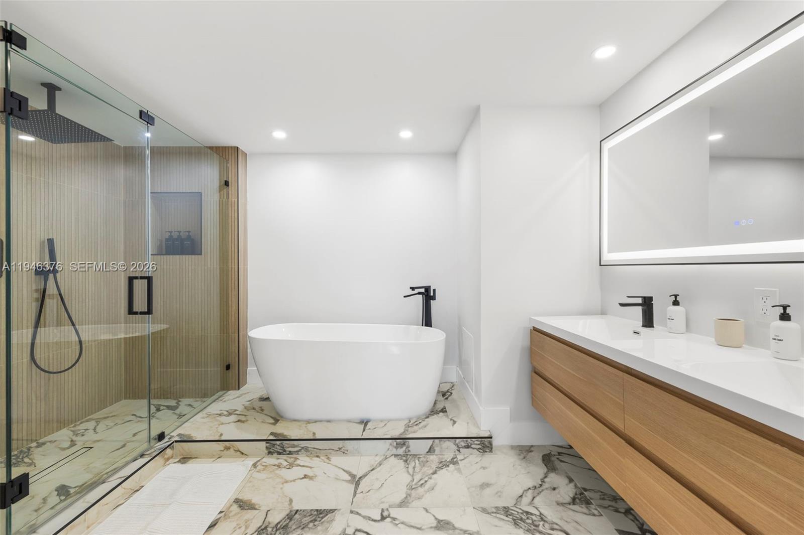 image Icon Brickell III (W Miami)17