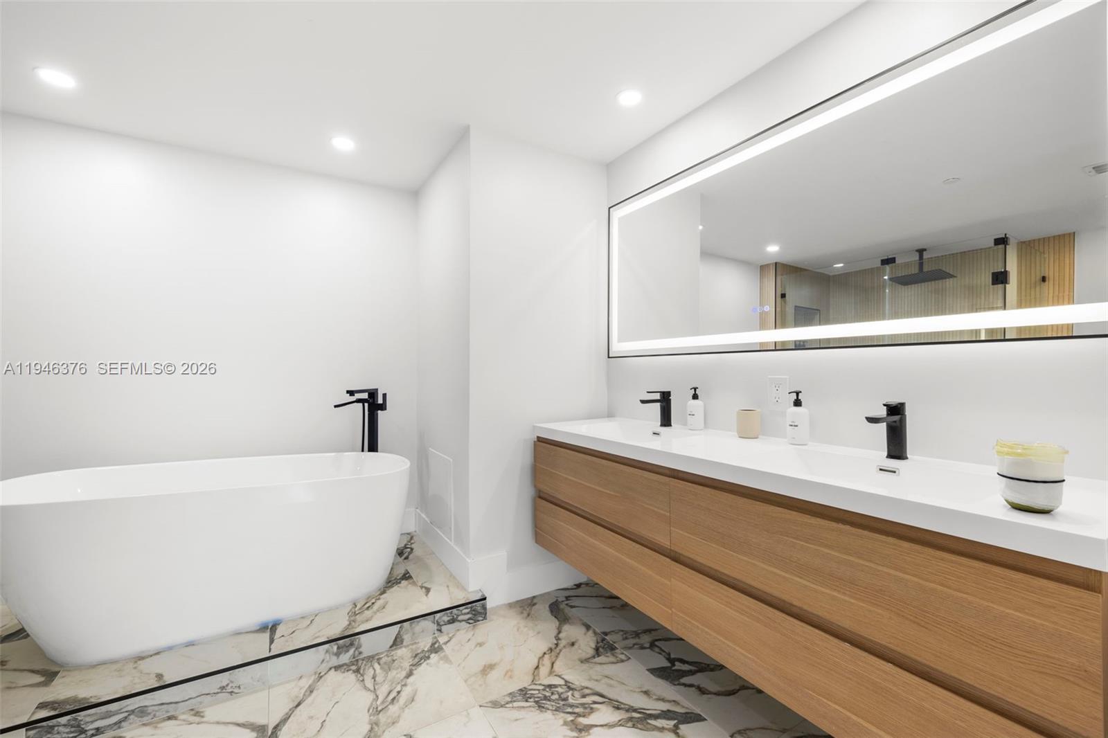 image Icon Brickell III (W Miami)18