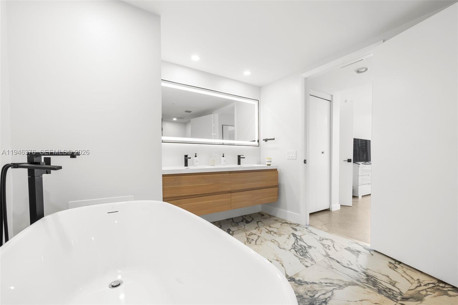 image Icon Brickell III (W Miami)20