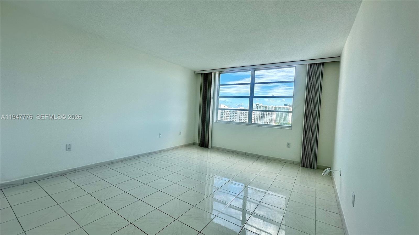 2750 NE 183rd St #2110 Aventura, FL 33160
