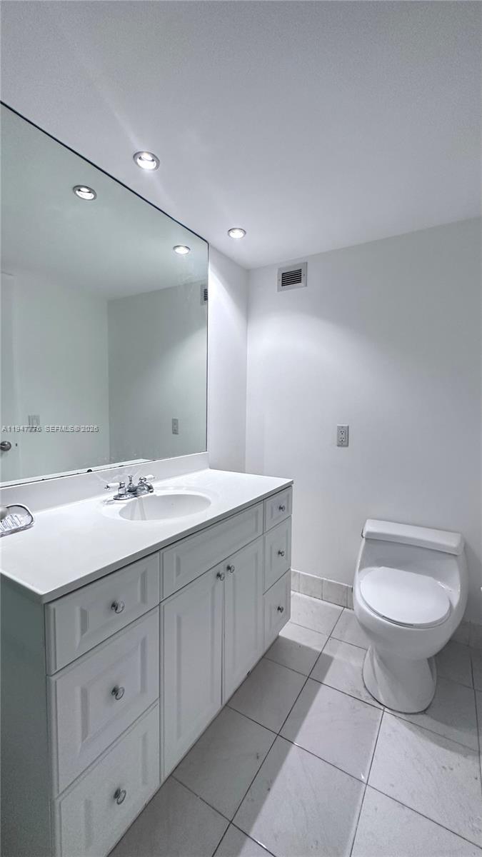 2750 NE 183rd St #2110 Aventura, FL 33160