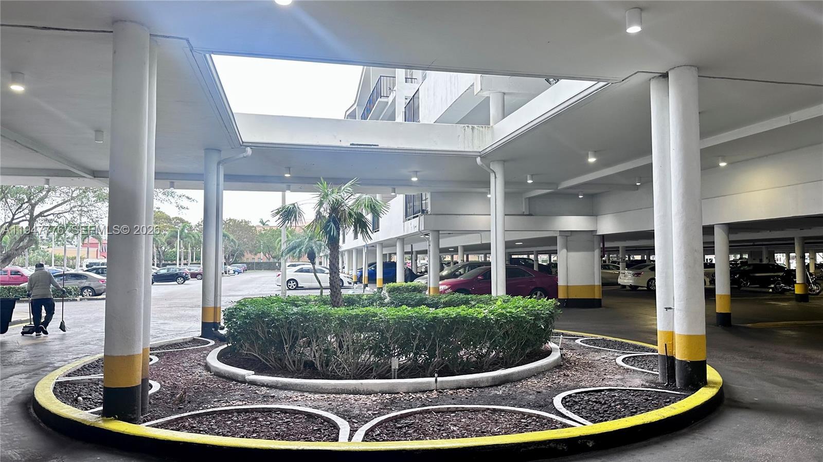 2750 NE 183rd St #2110 Aventura, FL 33160