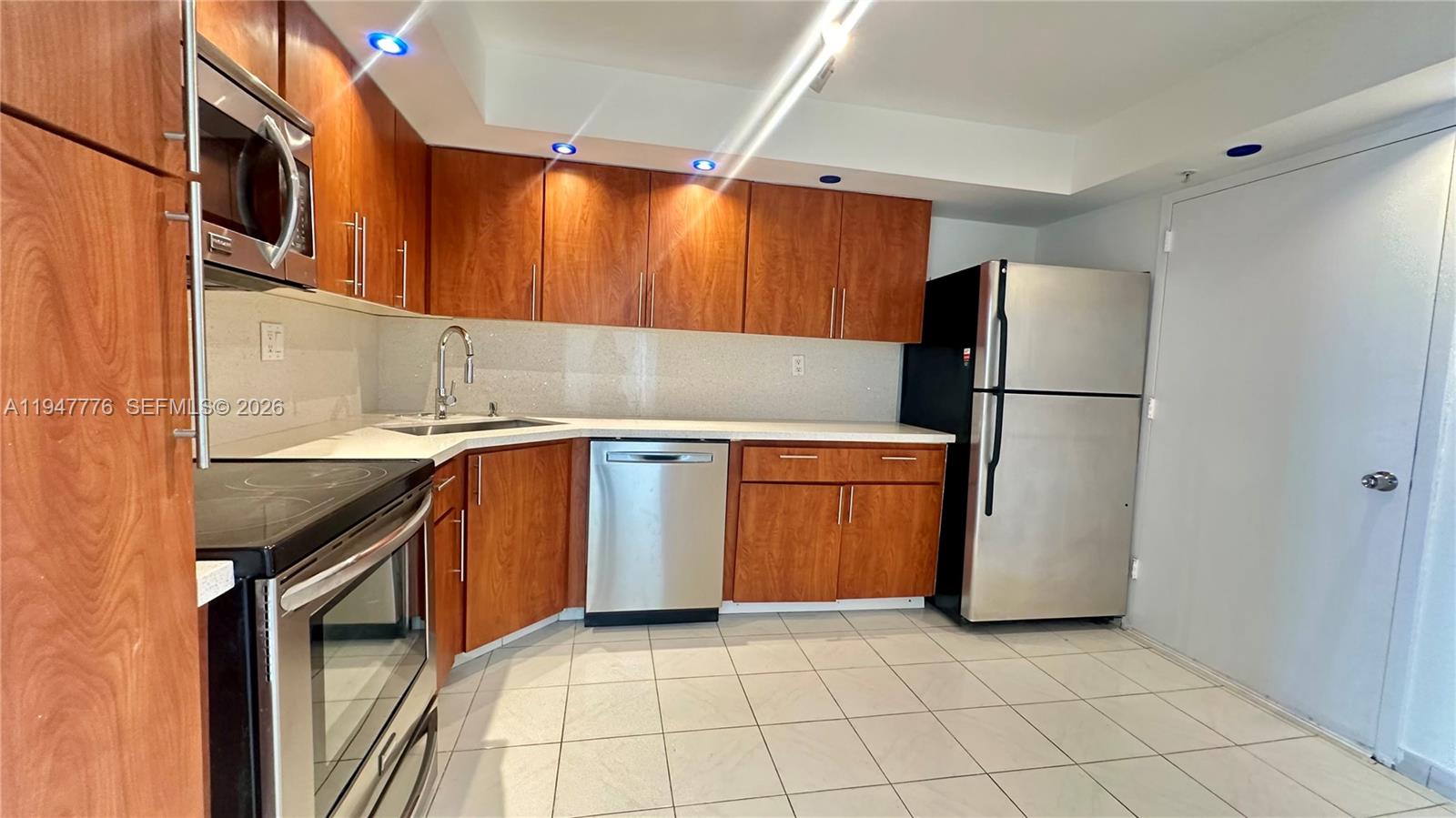 2750 NE 183rd St #2110 Aventura, FL 33160