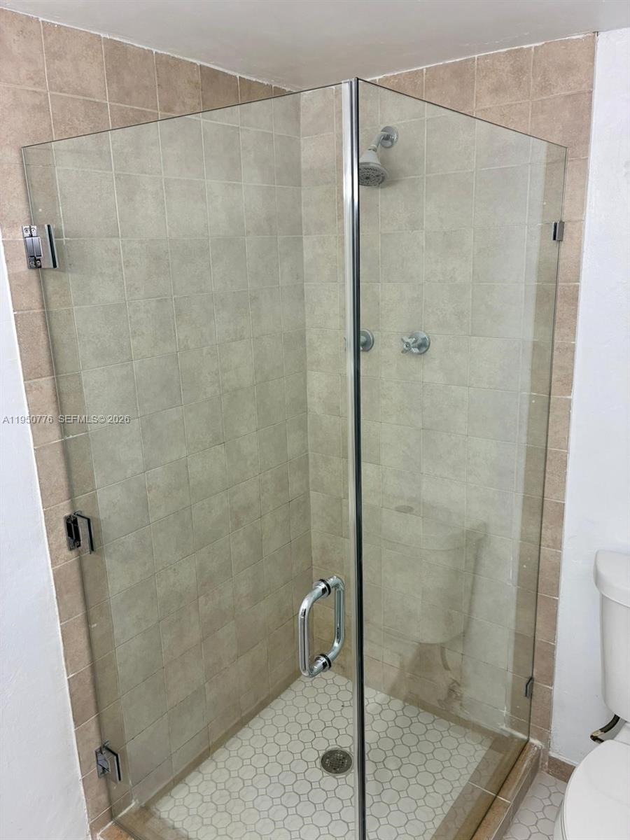 1450 NE 191st St #205 Miami, FL 33179