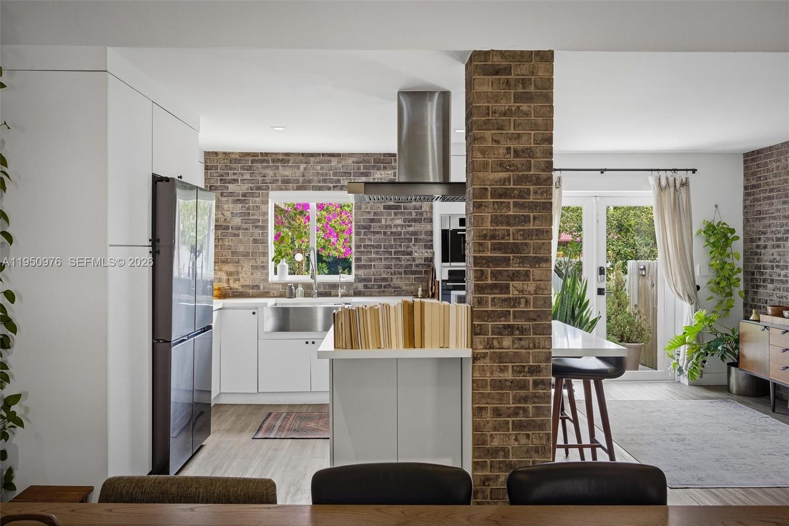 565 South Dr Miami Springs, FL 33166