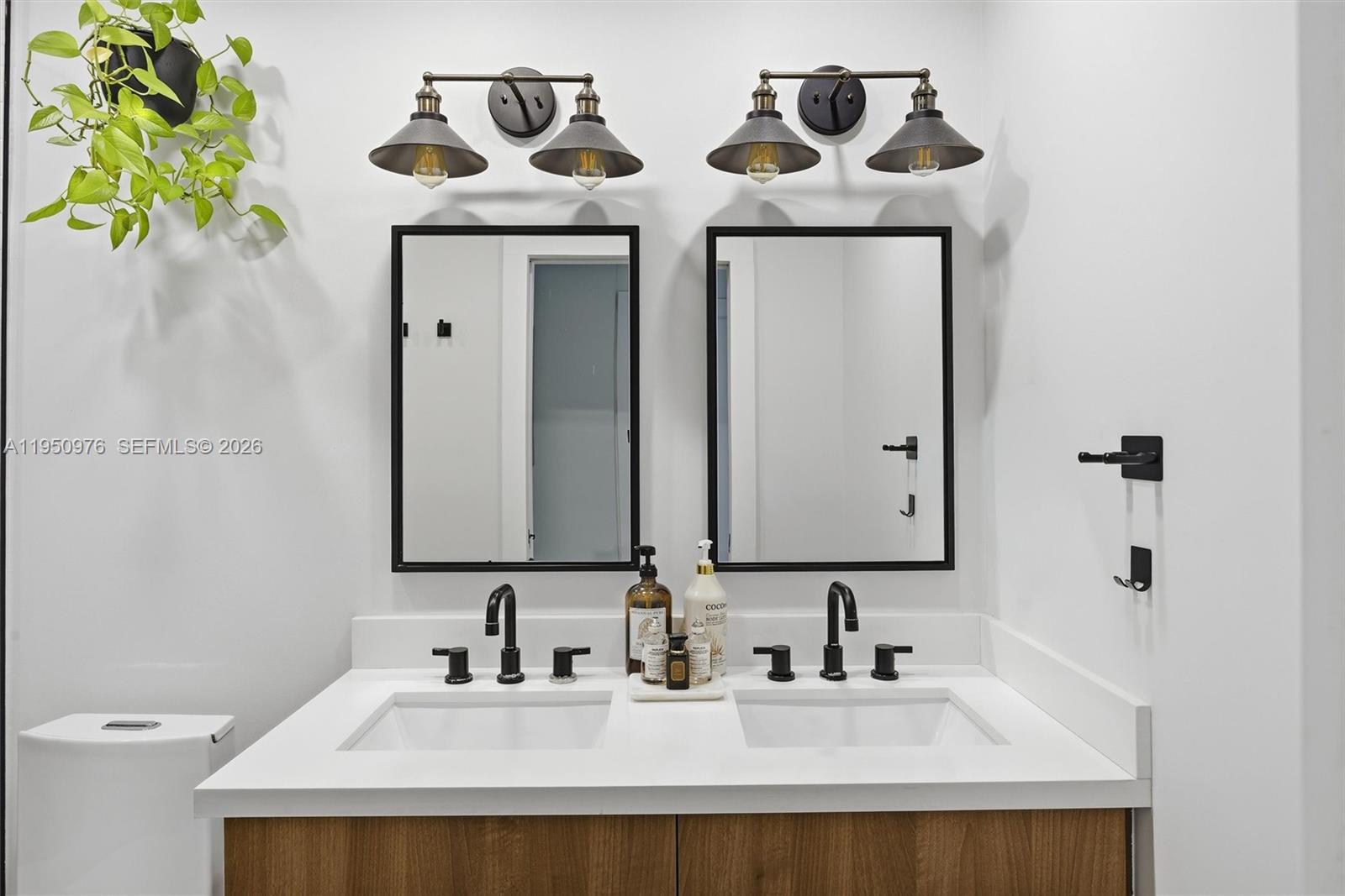 565 South Dr Miami Springs, FL 33166