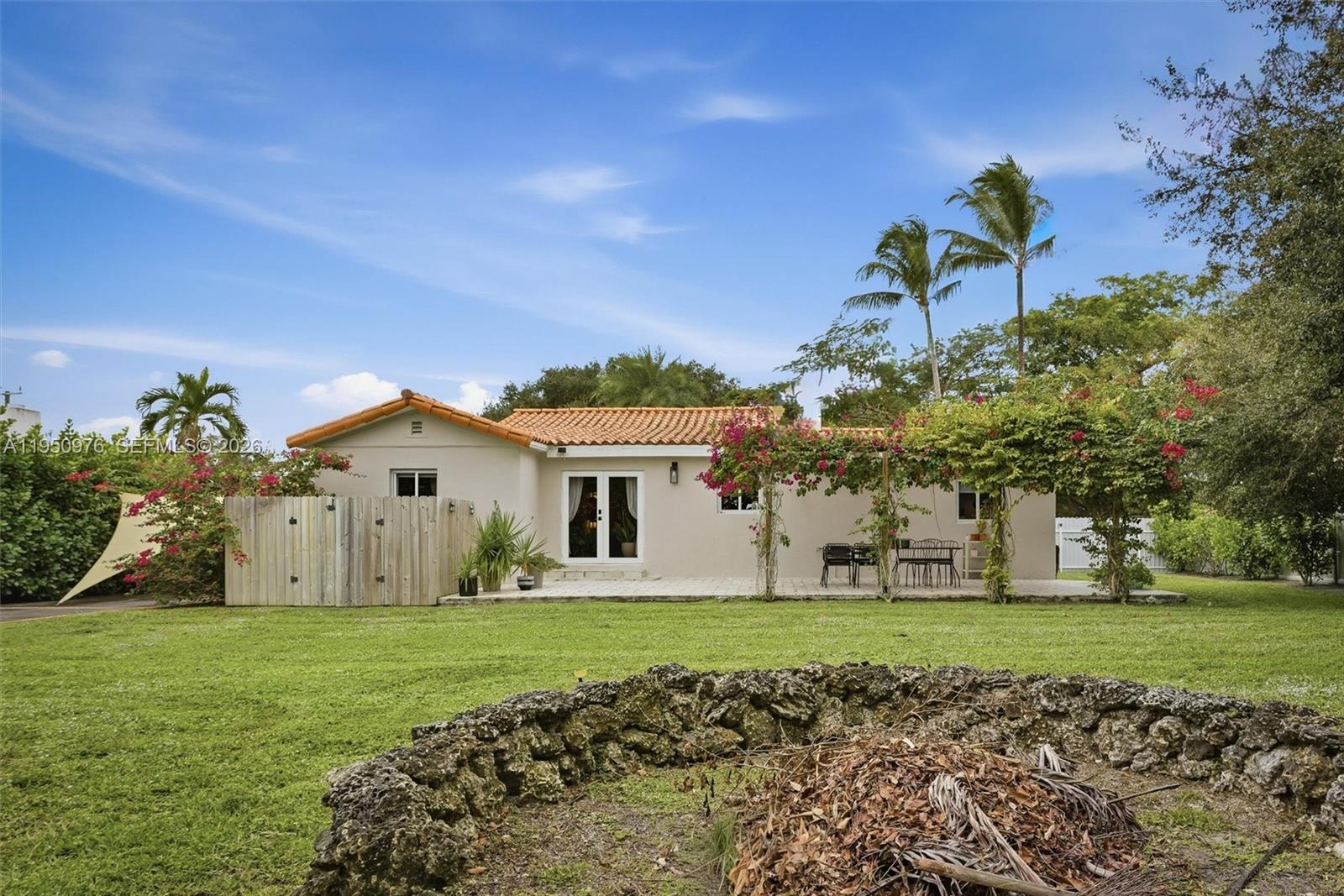 565 South Dr Miami Springs, FL 33166