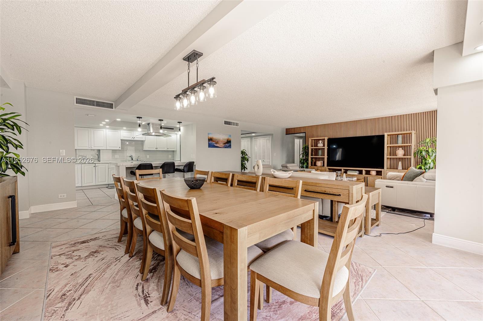 1800 NE 114th St #909 Miami, FL 33181