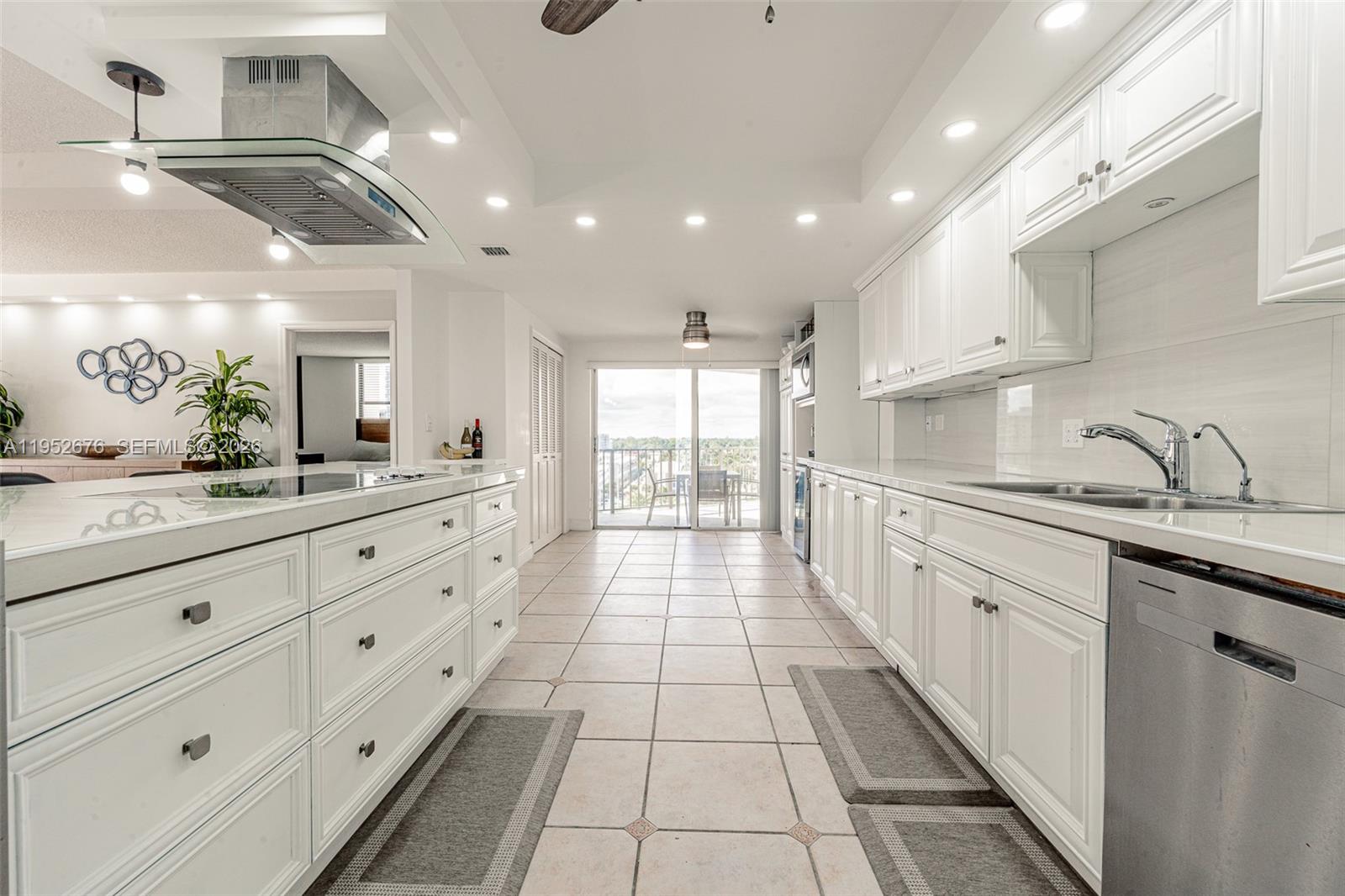 1800 NE 114th St #909 Miami, FL 33181