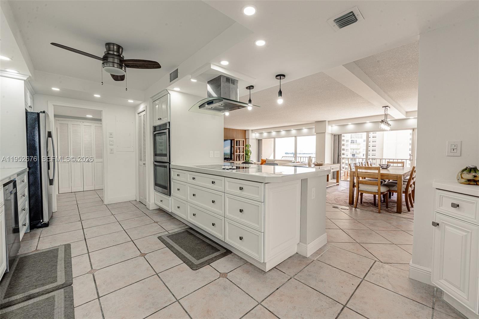 1800 NE 114th St #909 Miami, FL 33181