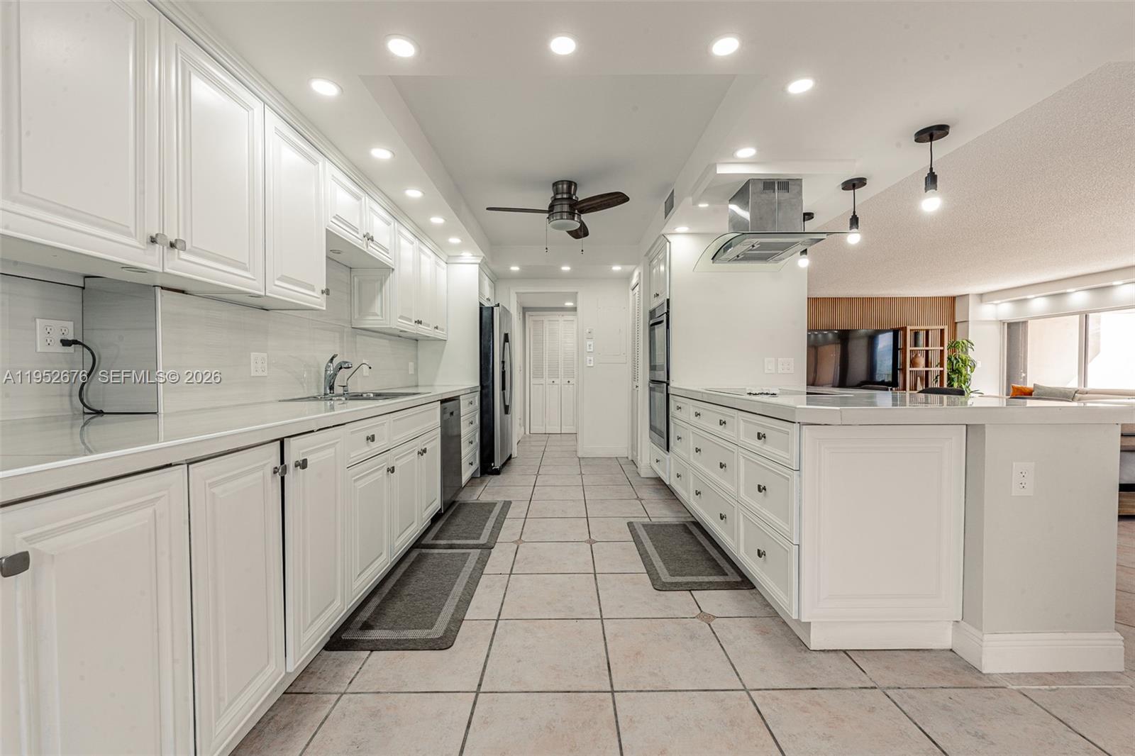 1800 NE 114th St #909 Miami, FL 33181