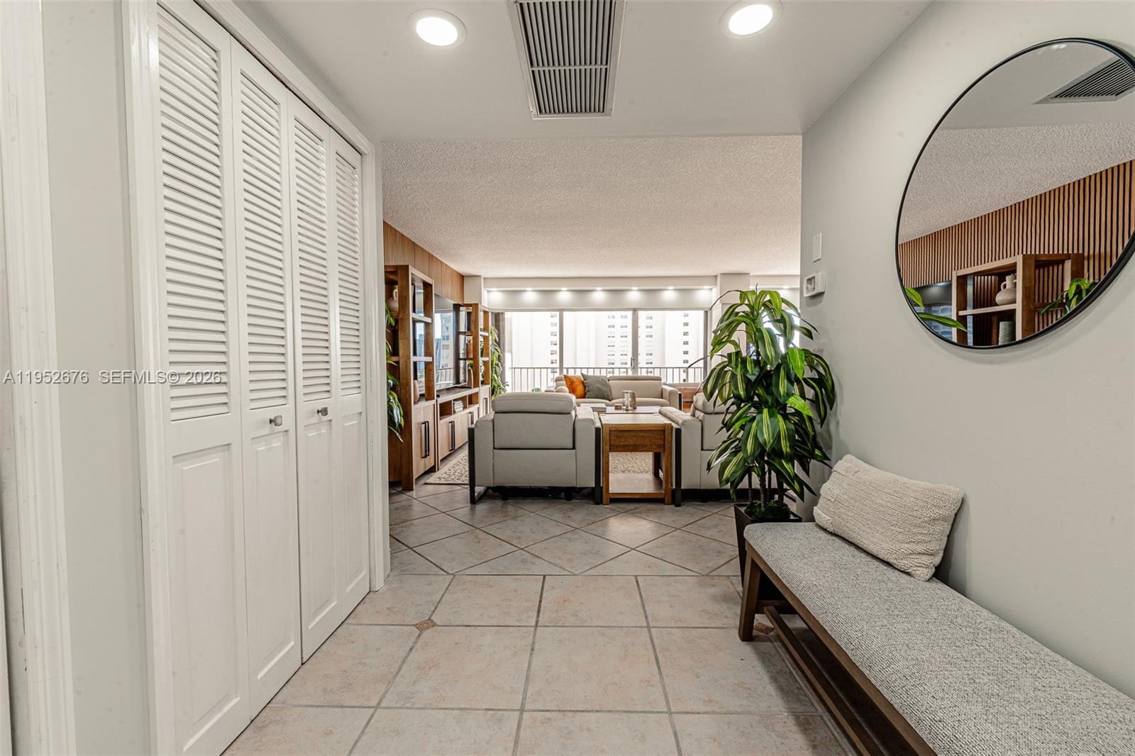 1800 NE 114th St #909 Miami, FL 33181