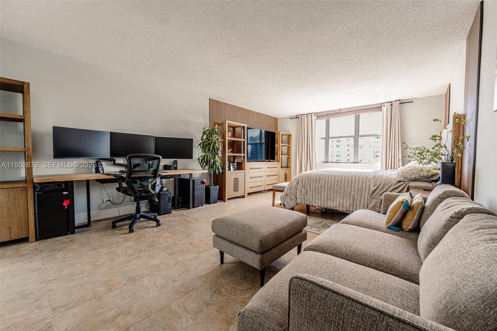 1800 NE 114th St #909 Miami, FL 33181