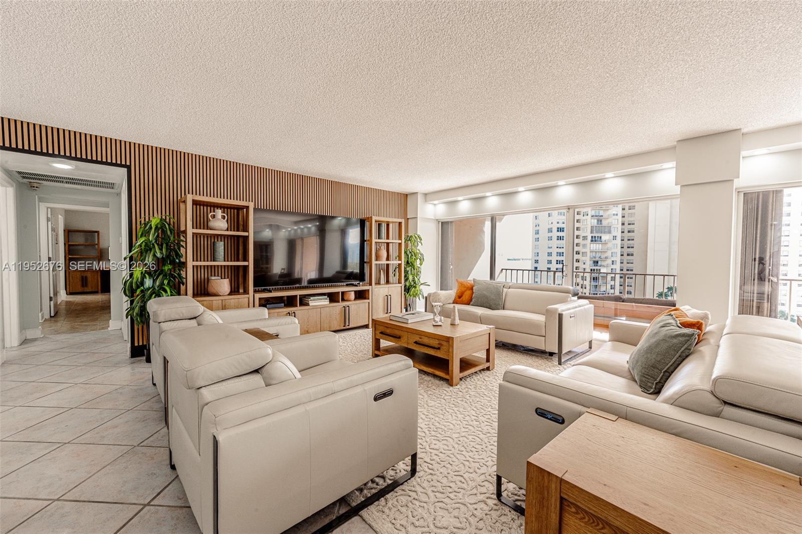 1800 NE 114th St #909 Miami, FL 33181