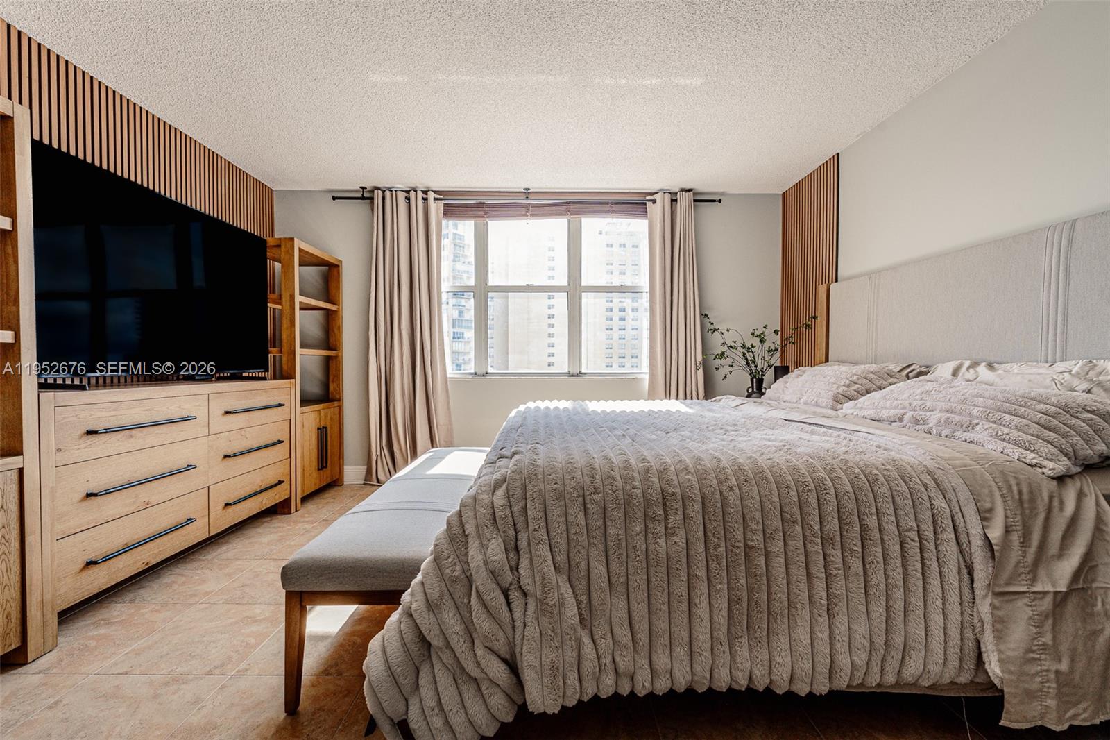 1800 NE 114th St #909 Miami, FL 33181