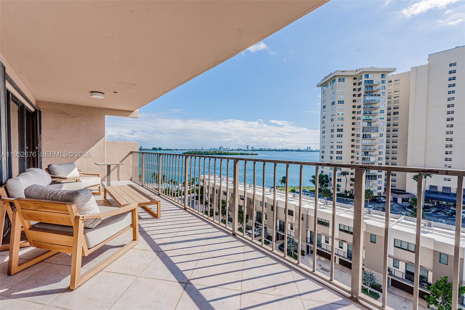 1800 NE 114th St #909 Miami, FL 33181