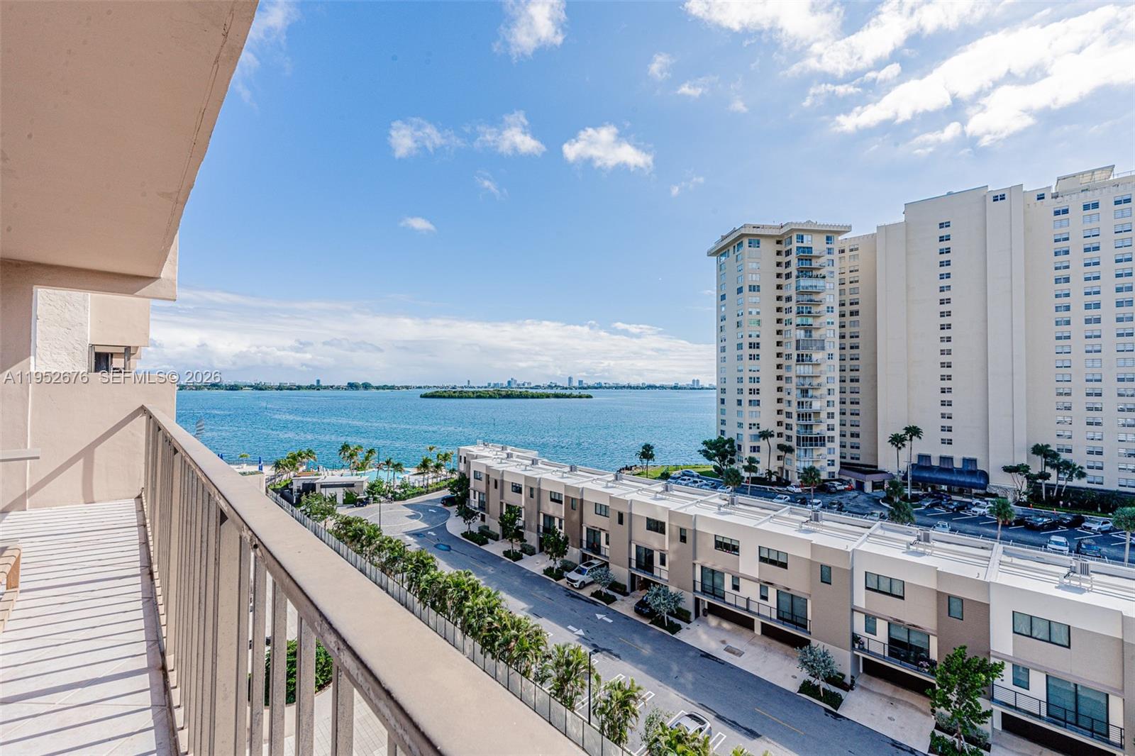 1800 NE 114th St #909 Miami, FL 33181