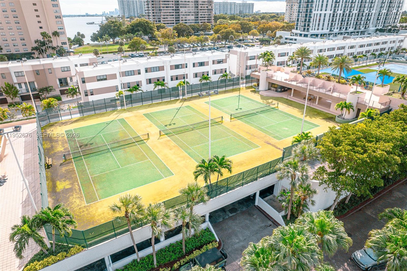 1800 NE 114th St #909 Miami, FL 33181