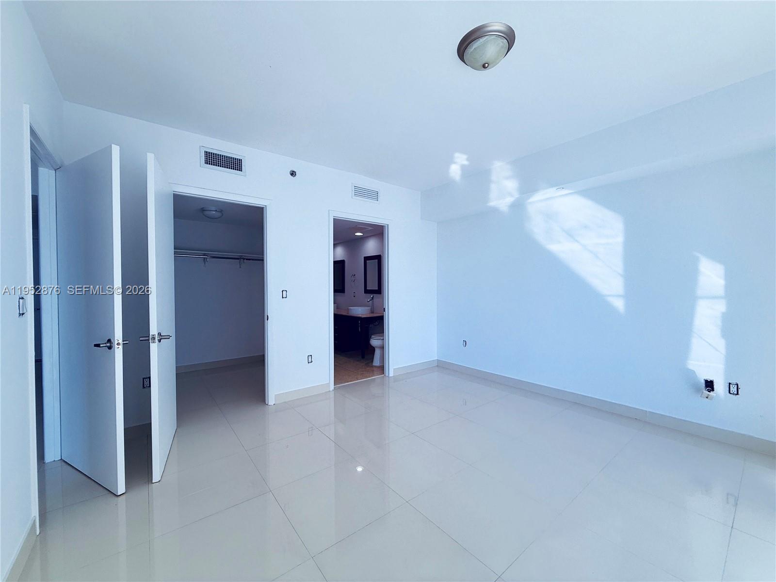 image Icon Brickell I12