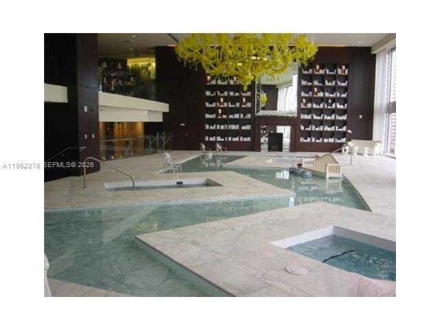 image Icon Brickell I16