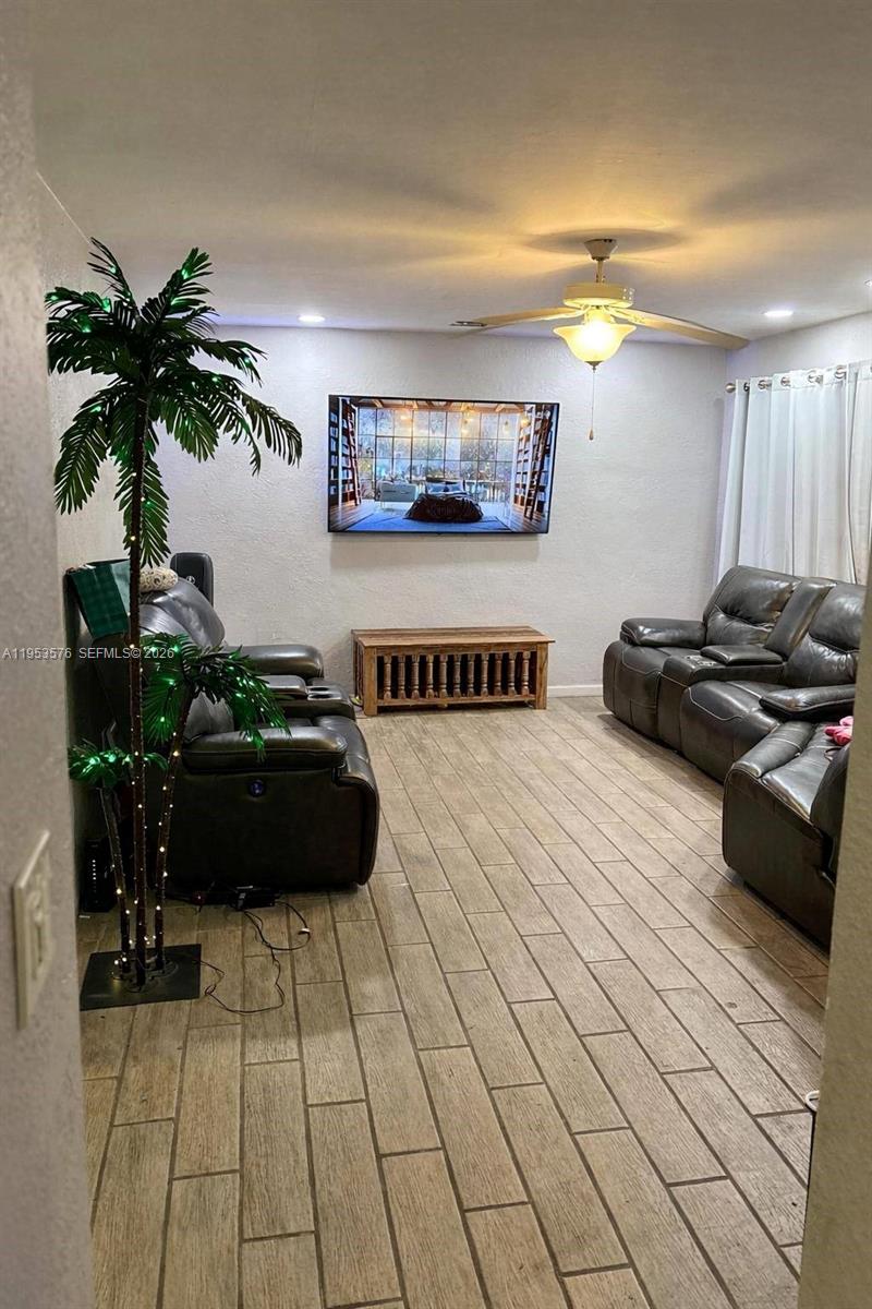 10010 SW 161st St Miami, FL 33157