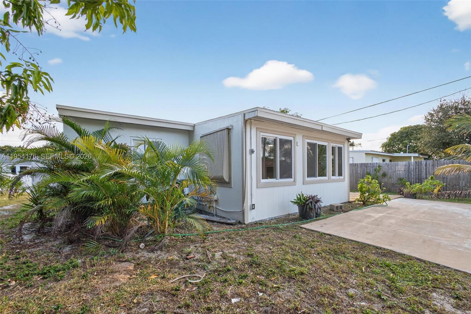 171 Tulip Tree Dr Lake Worth, FL 33462