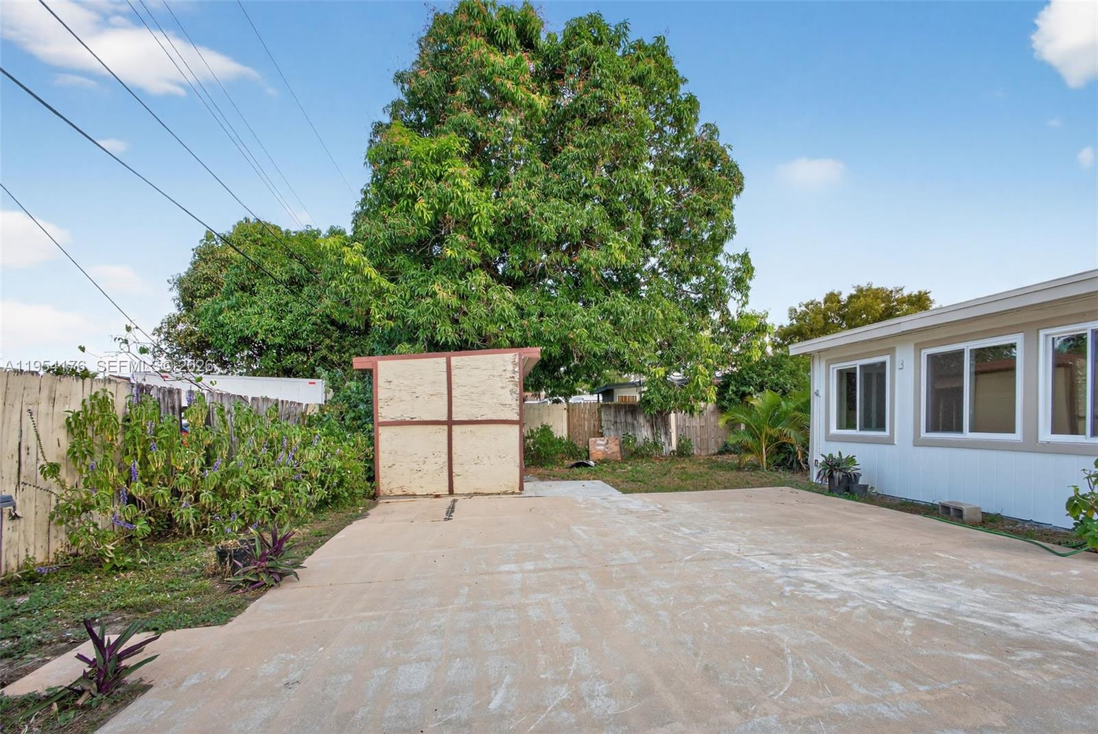 171 Tulip Tree Dr Lake Worth, FL 33462