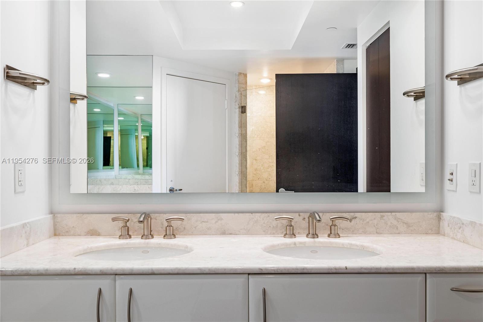 1331 Brickell Bay Dr #1703 Miami, FL 33131