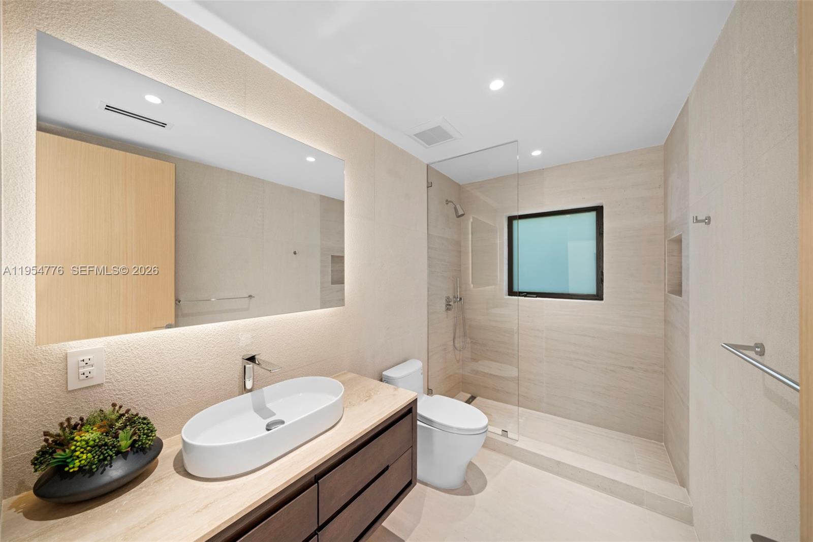 222 E Rivo Alto Dr Miami Beach, FL 33139