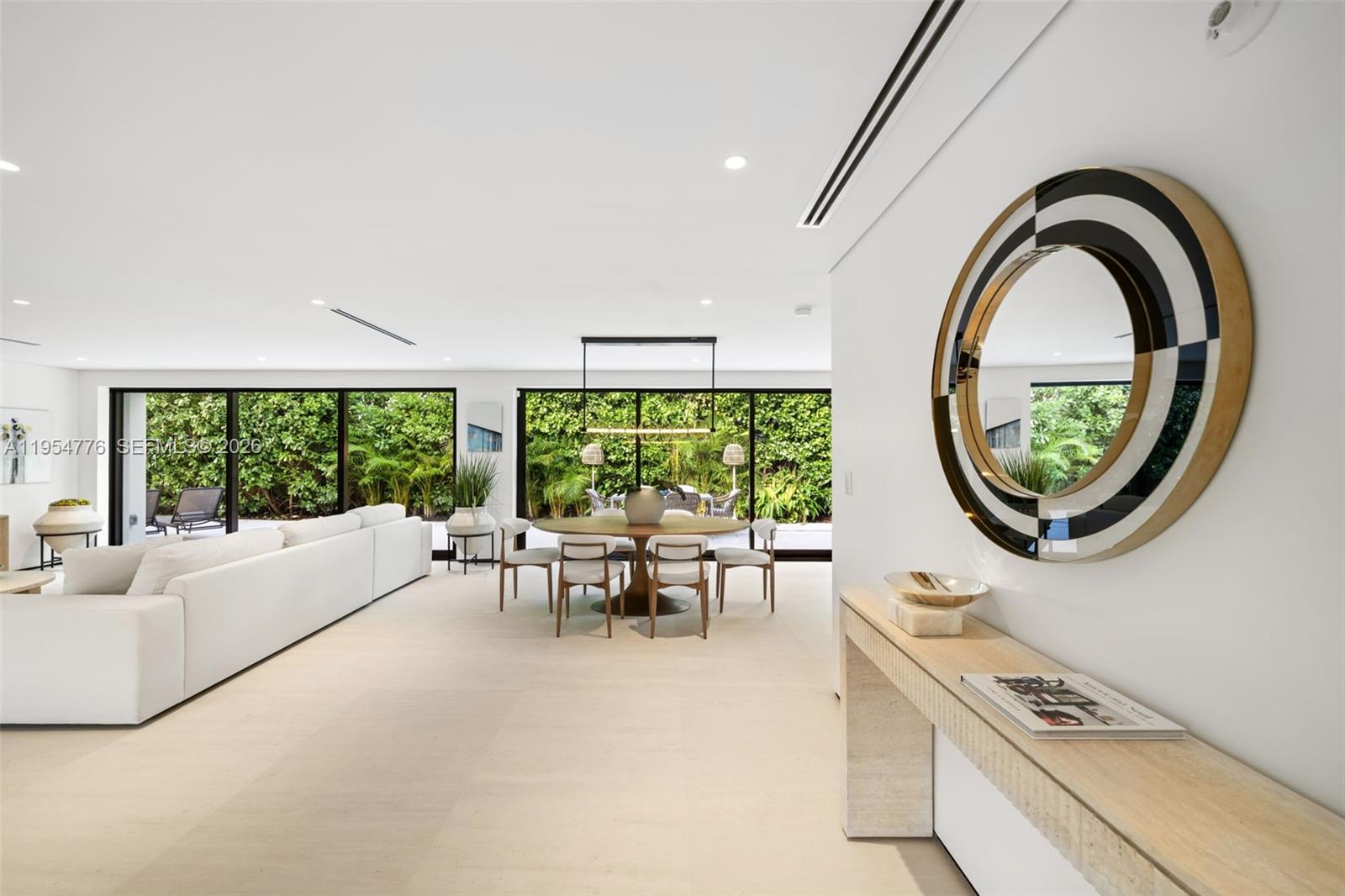 222 E Rivo Alto Dr Miami Beach, FL 33139