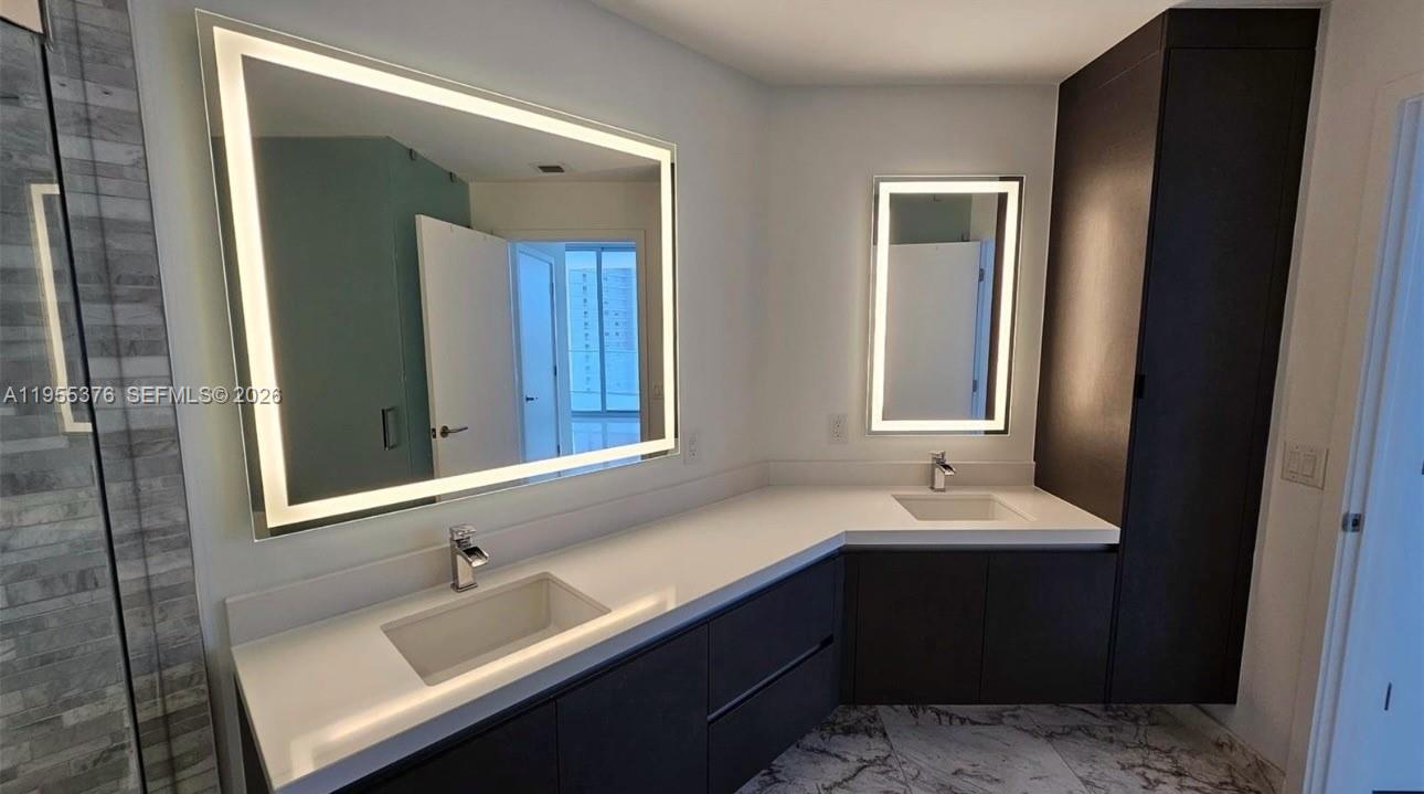 image Paramount Miami Worldcenter21