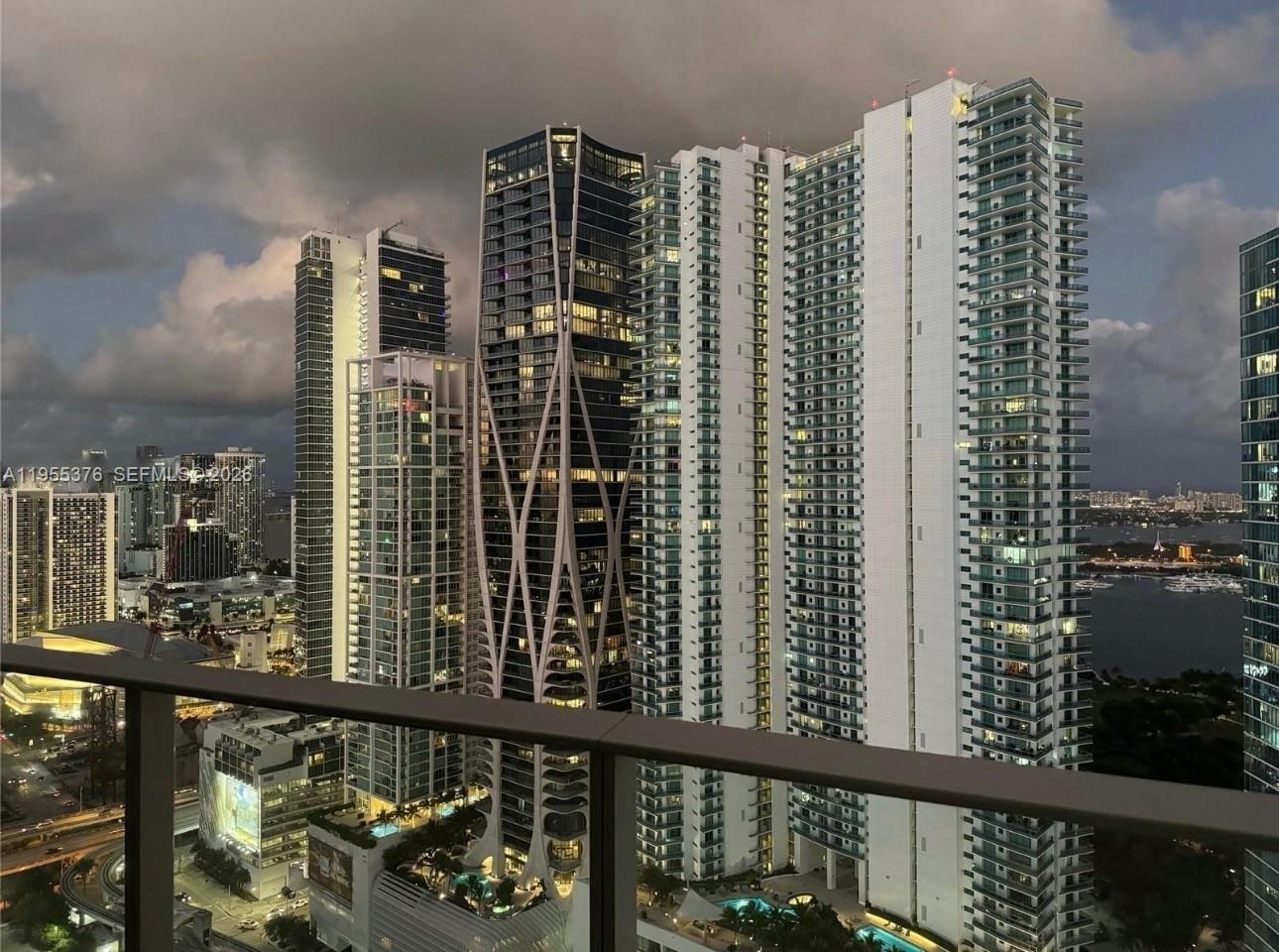 image Paramount Miami Worldcenter35