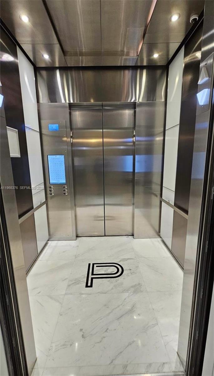 image Paramount Miami Worldcenter3