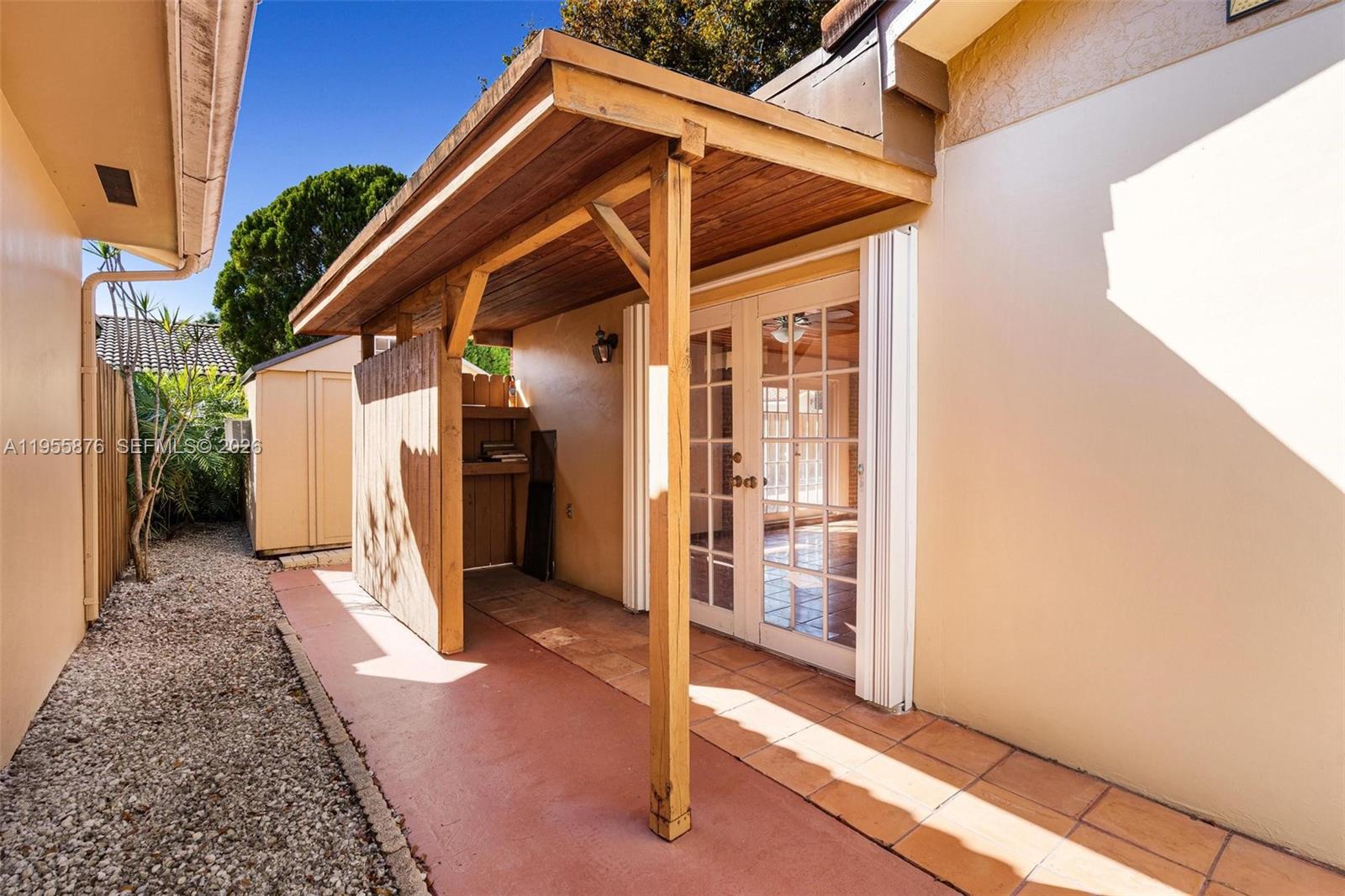 7476 SW 112th Pl Miami, FL 33173