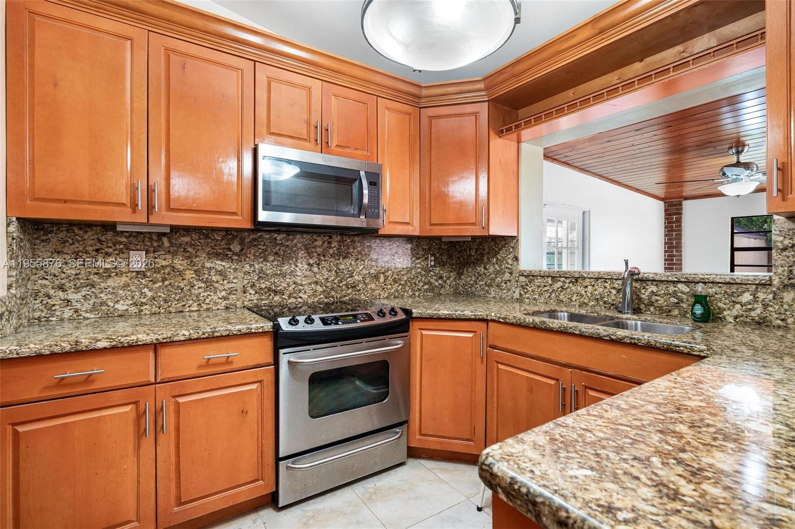 7476 SW 112th Pl Miami, FL 33173