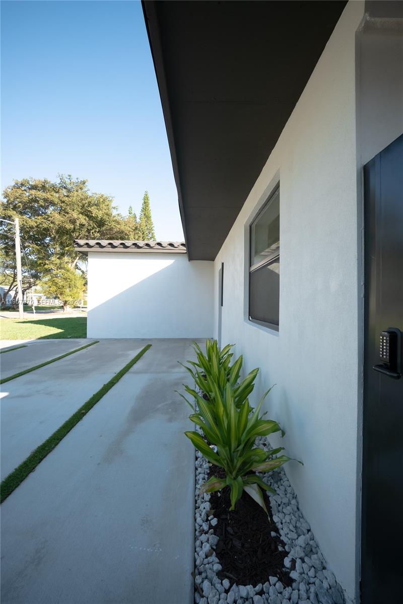 15411 NE 10th Ave North Miami Beach, FL 33162