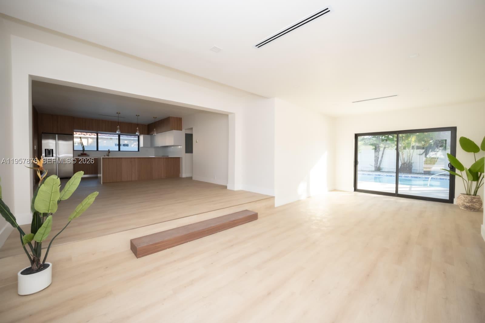 15411 NE 10th Ave North Miami Beach, FL 33162