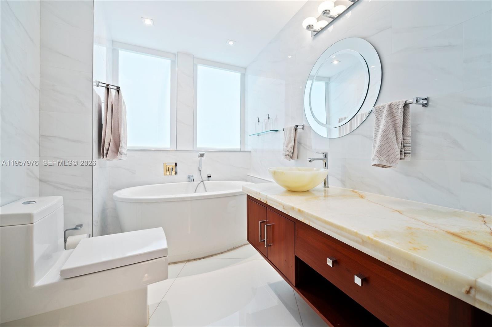 image Trump Royale24