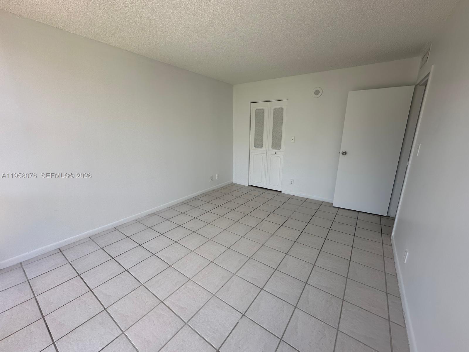 16919 N Bay Rd #617 Sunny Isles Beach, FL 33160