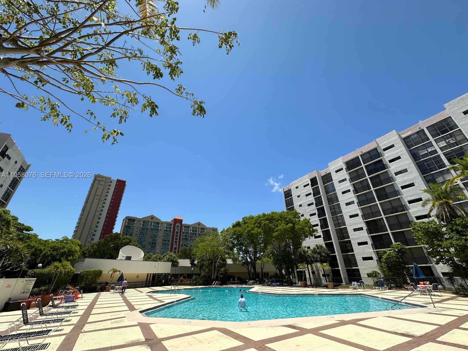 16919 N Bay Rd #617 Sunny Isles Beach, FL 33160