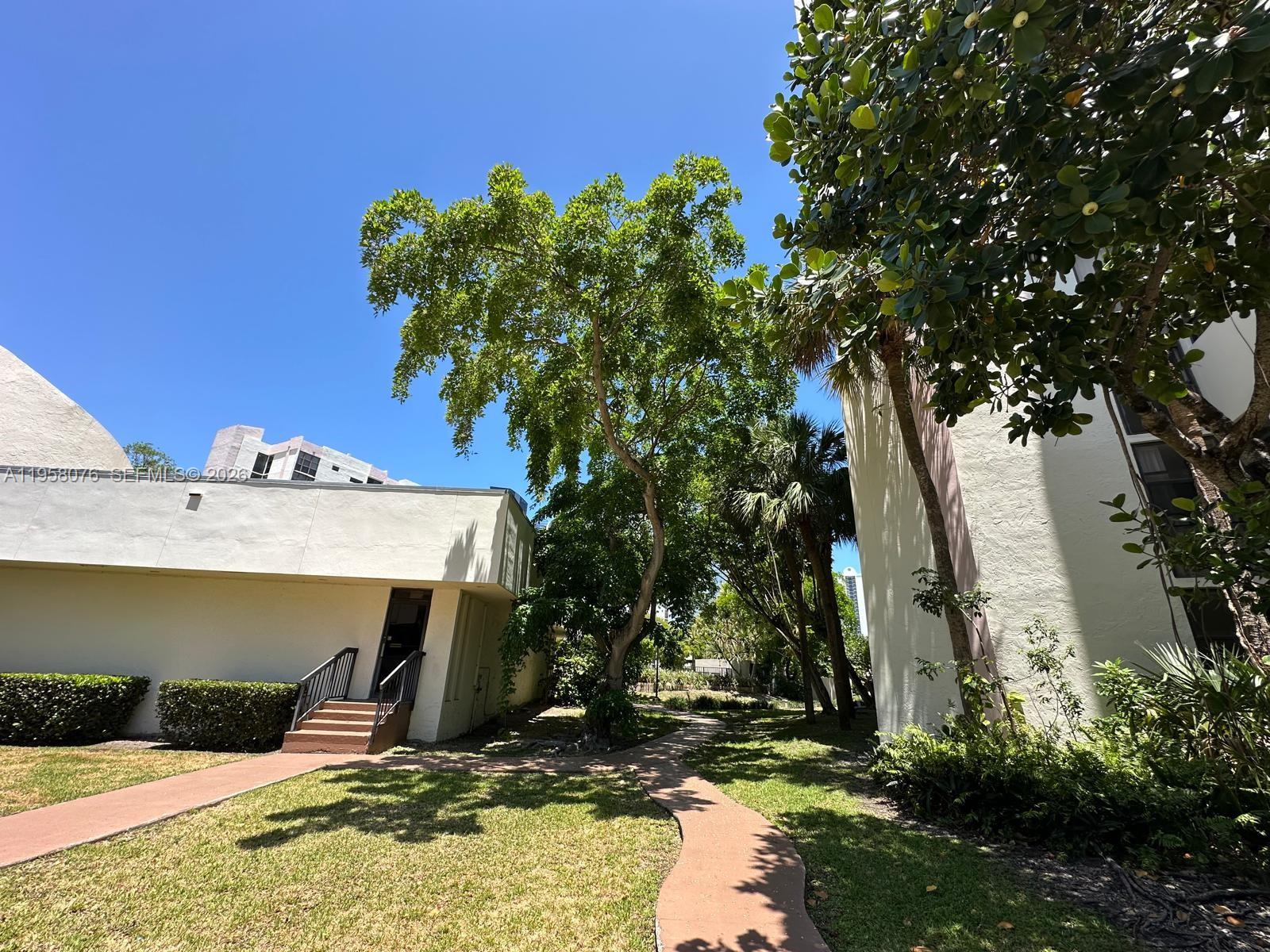 16919 N Bay Rd #617 Sunny Isles Beach, FL 33160