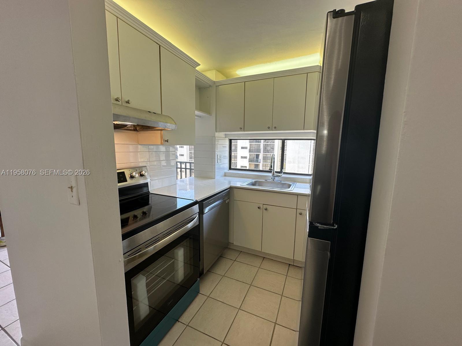 16919 N Bay Rd #617 Sunny Isles Beach, FL 33160