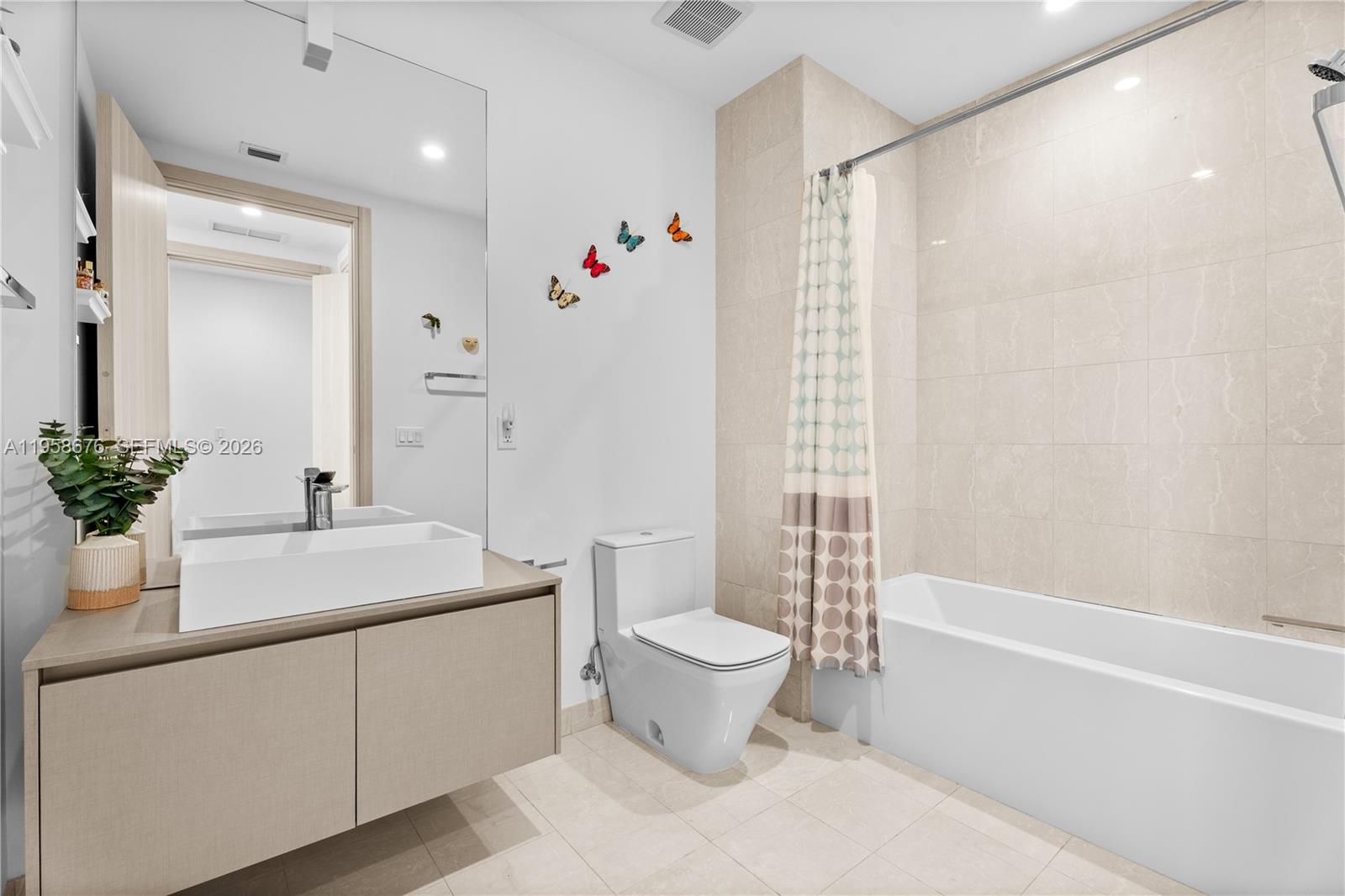 1000 Brickell Plz #PH5408 Miami, FL 33131