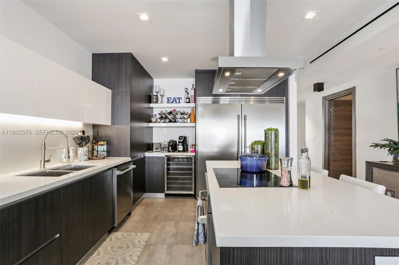 1930 Bay Dr Fith Level Un Miami Beach, FL 33141